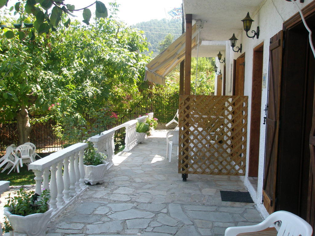 Viki Studios And Apartments Skala Potamias  Bagian luar foto