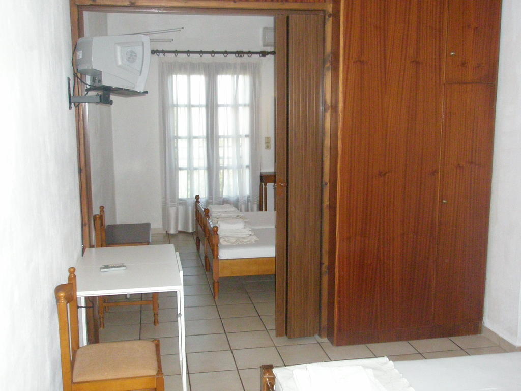 Viki Studios And Apartments Skala Potamias  Ruang foto